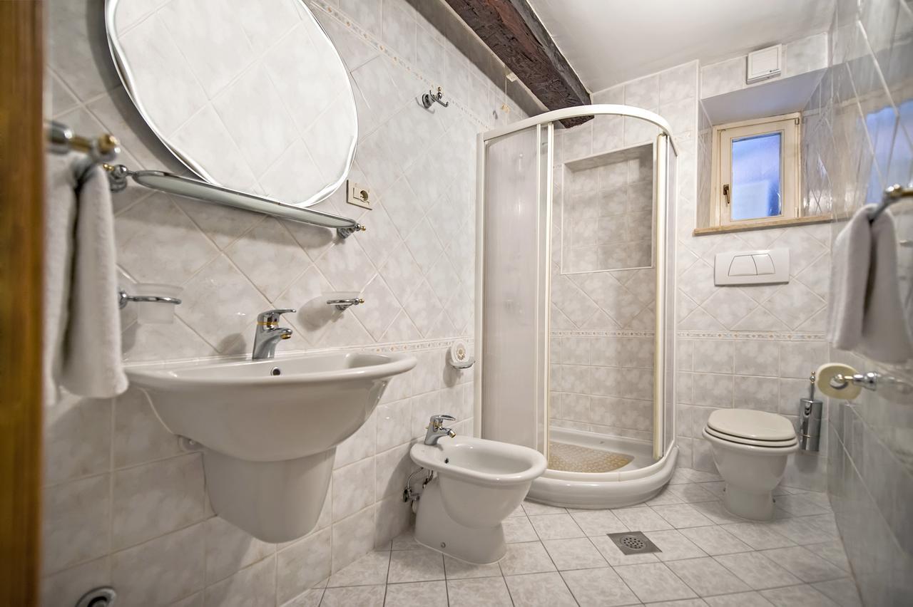 Apartments Casa Rubeus Ровин Екстериор снимка